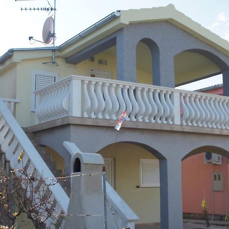 Pahert Beach Apartment Vir Zewnętrze zdjęcie
